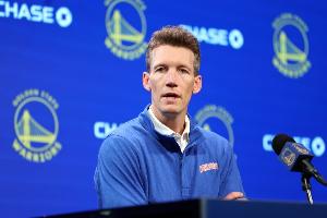 阵容老化严重！邓利维：在天赋与出勤率之间 我们选择了天赋